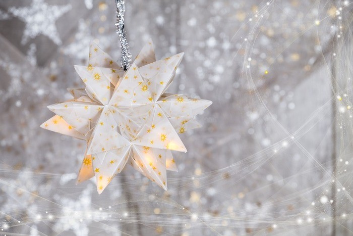 折り紙での簡単なクリスマスリースの作り方｜立体/8枚