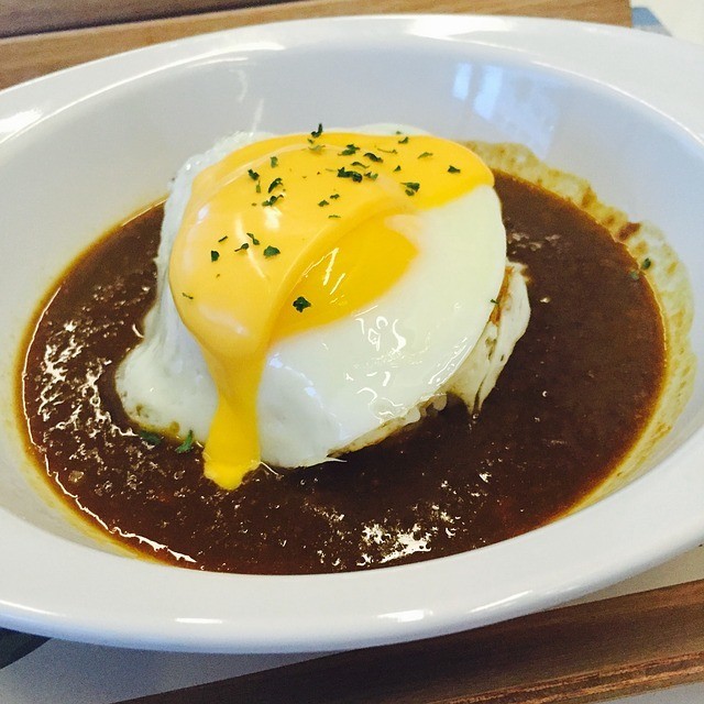 カレーに生卵と合うトッピング・する地域・味｜納豆/うまい