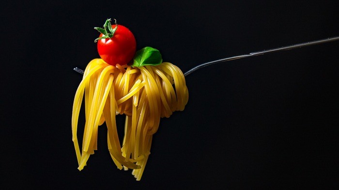 正しいパスタの食べ方7つの手順｜スプーンは使わない！
