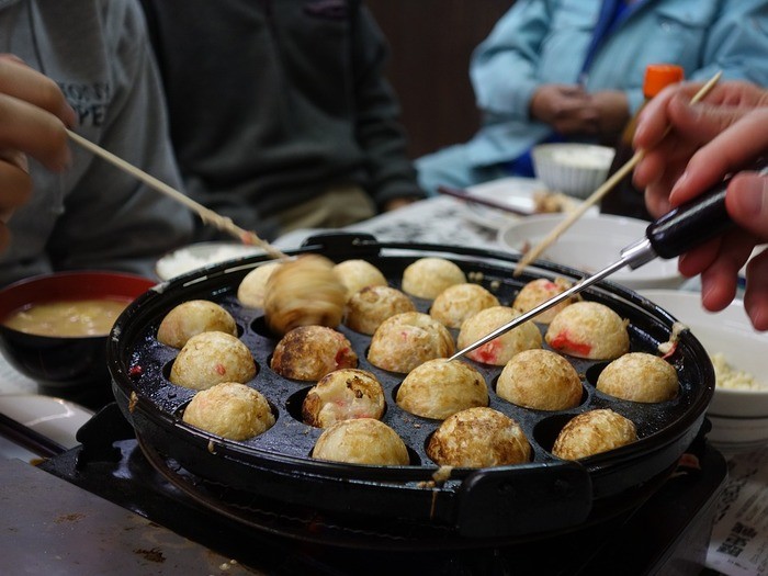 家庭でのたこ焼きの焼き方のコツ・生地の作り方｜カリカリ