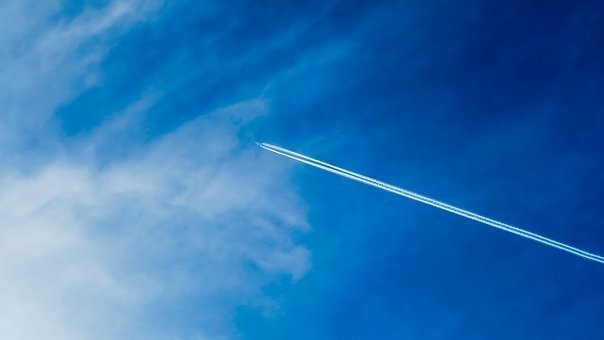 部屋のスペースが限られる一人暮らしでは、家具選びや配置は悩みの種。スペースの節約のため、ソファーベッドの購入を検討されている方も多いのでは?実際の使用感がイメージしにくいソファーベッドですが、一人暮らしでのメリットやデメリットをご紹介します。